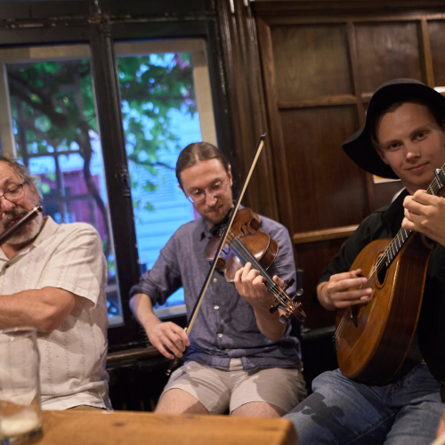 Session de musique traditionnelle à l'Albion