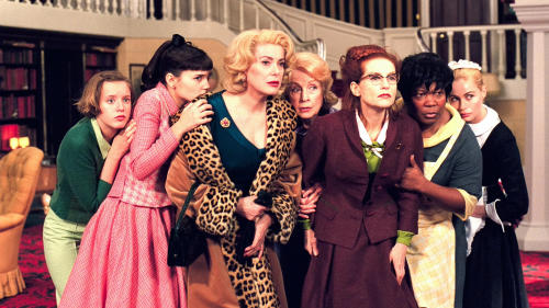 POLAR QUEER : 8 femmes de François Ozon