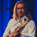 MATHIEU GRÉGOIRE - CHANTEUR & GUITARISTE
