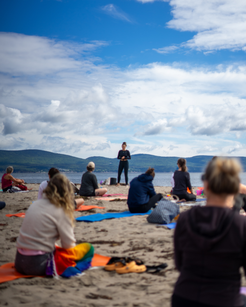 Yoga sur la plage