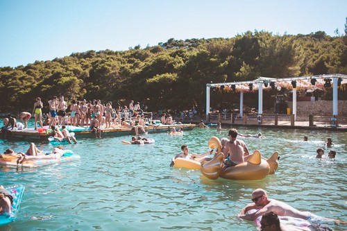 Love International 2025 — Tisno