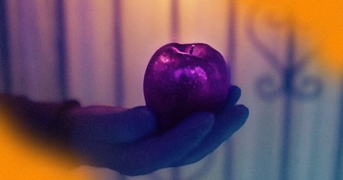 In the blur of pleasure: A photo exhibit on consent in the context of PnP/chemsex | Cri de ralliement