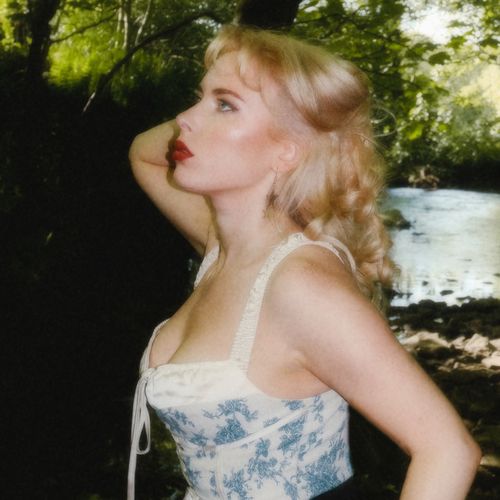 Holly Macve